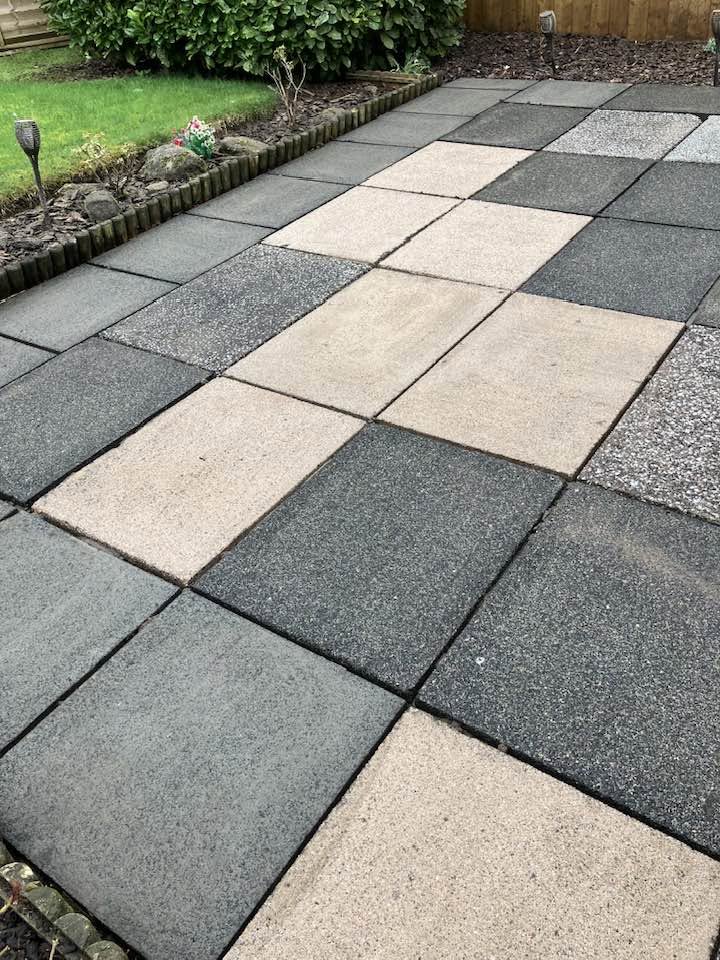 Patio slabs after pressure cleaning
